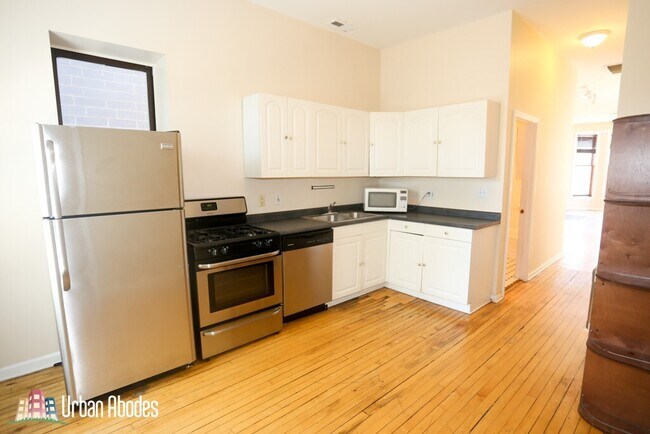 Foto del edificio - 1745 W North Ave