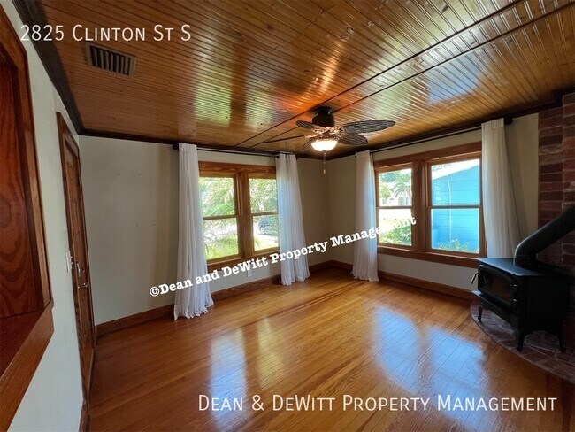 Foto del edificio - 2825 Clinton St S
