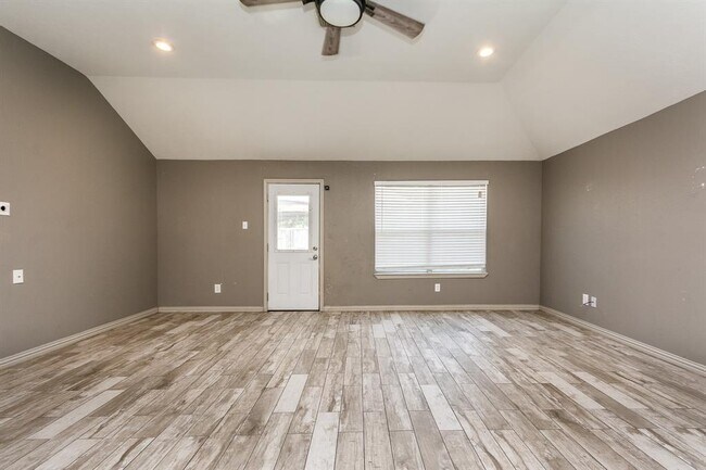 Foto del edificio - 131 Bristol Bend Ln