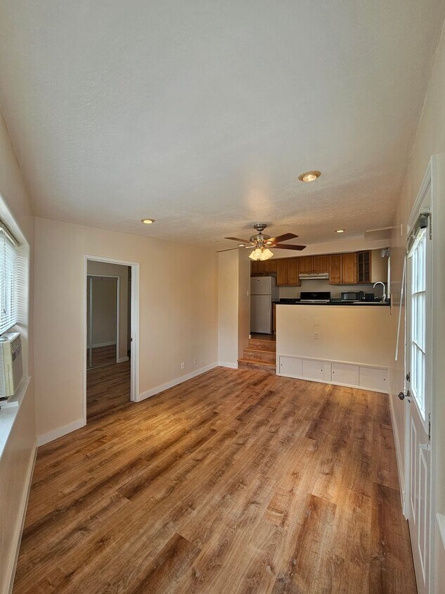 Foto del edificio - Aiea Heights: Renovated 1 bedroom 1 bath unit. Utilities included: Water, electric, gas, internet...