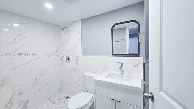 Foto del edificio - 6045 NW 186th St