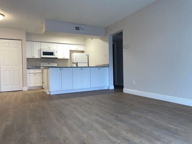 Building Photo - Mystic Gardens 5329-2905