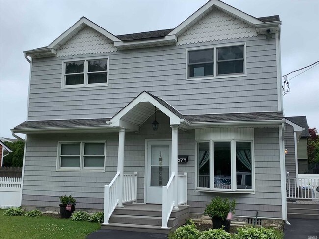 679 Montauk Hwy Oakdale Ny 11769 House For Rent In Oakdale Ny