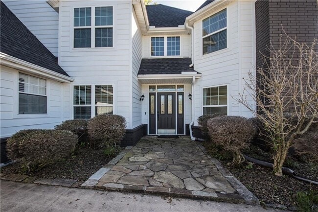 Building Photo - 2 Oak Ridge Ln