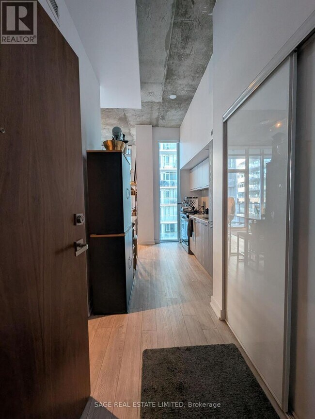 Building Photo - 15 Baseball Pl