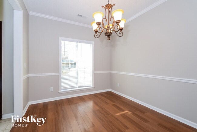Foto del edificio - 1633 Windsor Ln