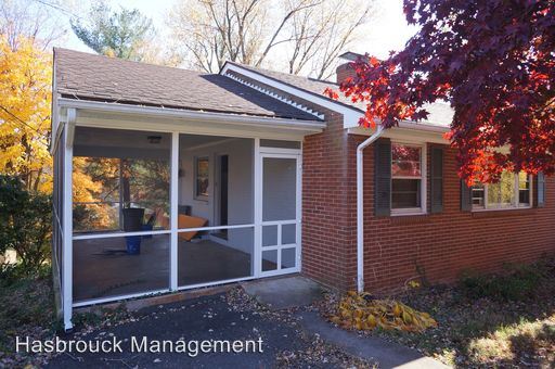 Building Photo - 1601 Cedar Hill Rd