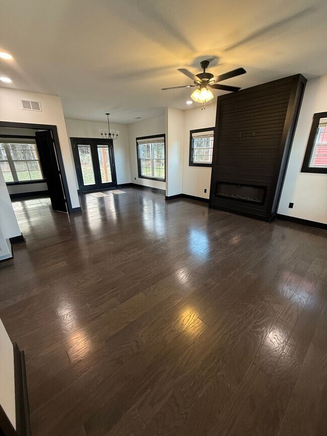 Foto del edificio - 2721 Cedrus Ave