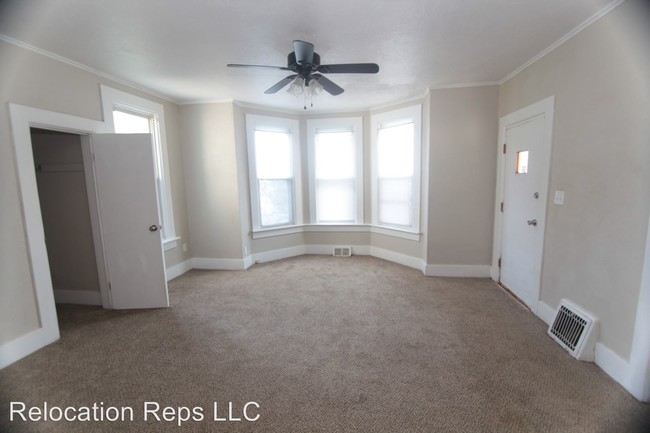 Building Photo - 3 br, 1 bath House - 1616 W 16th St
