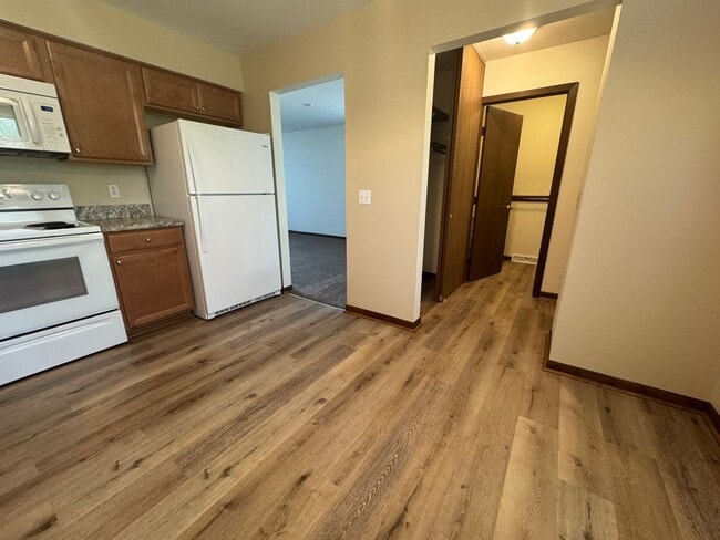 Foto del edificio - 3 bedroom Perrysburg townhouse in Rossford...
