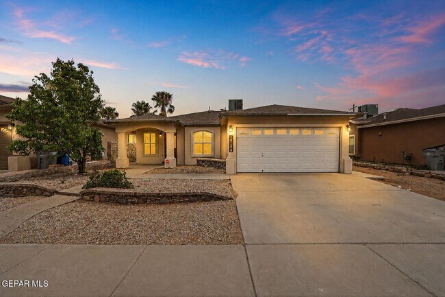Foto del edificio - 14124 Honey Point Dr