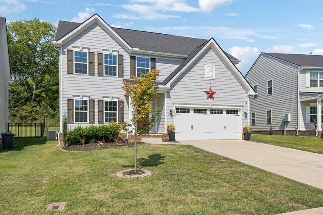 Building Photo - 5BR/3.5BA home offers stylish and function...
