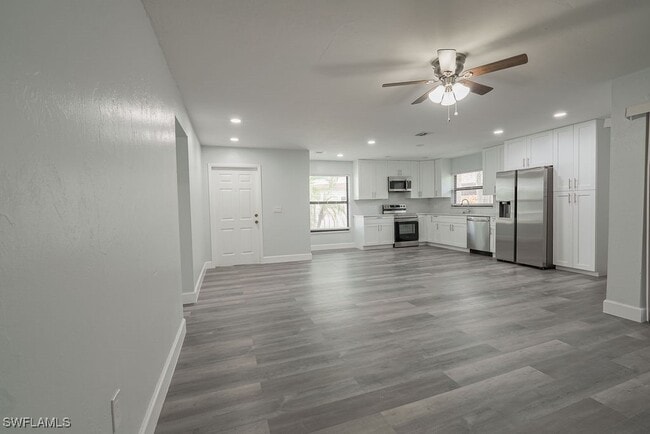 Foto del edificio - 2151 42nd St SW