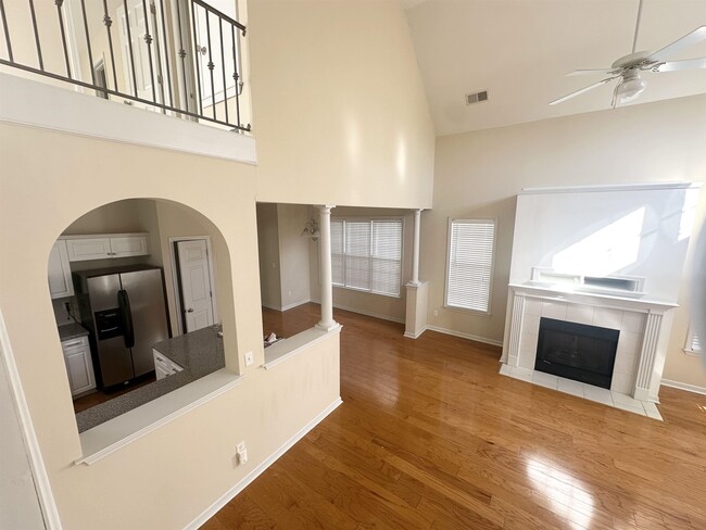 Building Photo - 8516 Shady Elm Dr