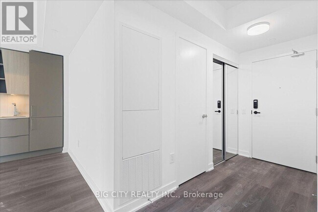 Photo du bâtiment - 3900 Confederation Pkwy