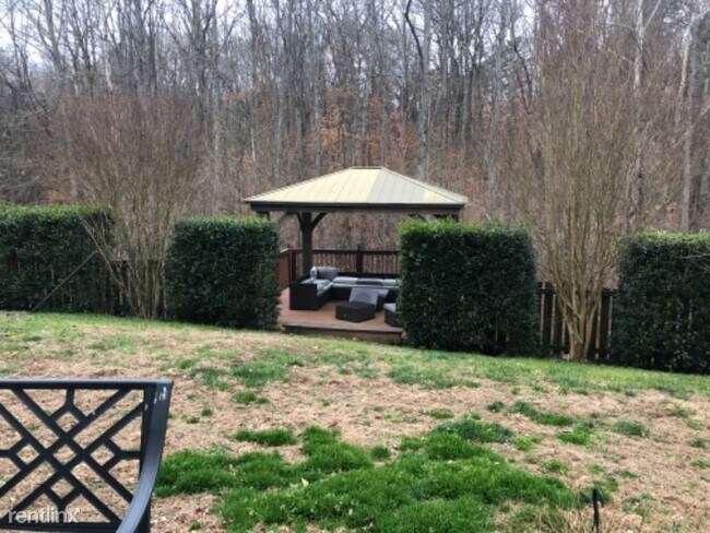 Foto del edificio - 3 br, 2.5 bath House - 9143 Seamill Rd