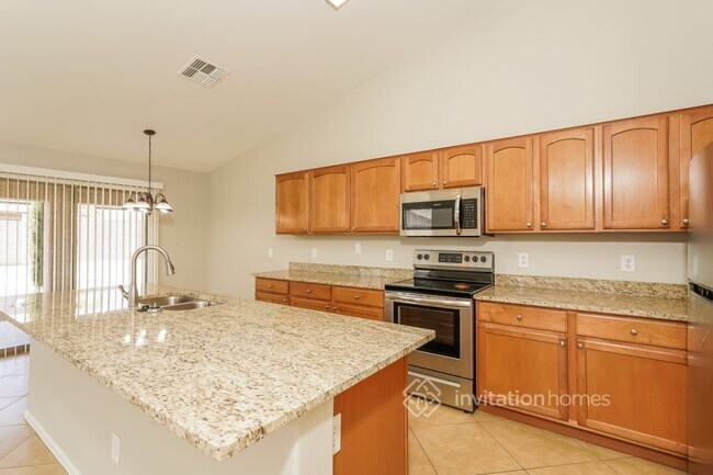 Foto del edificio - 15890 W Pima St