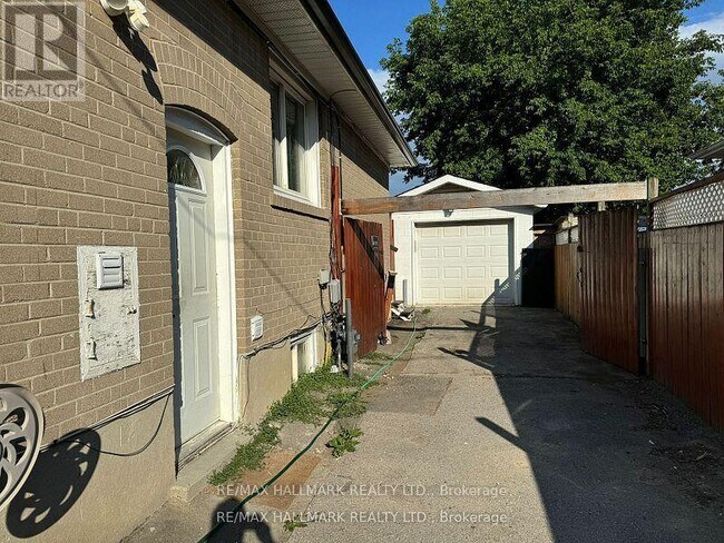 Photo du bâtiment - 63 Longford Dr