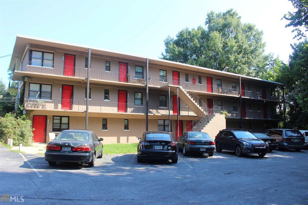 Primary Photo - 815 S Cobb Dr SE