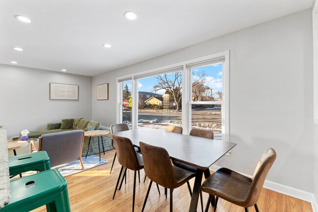 Foto del edificio - 3457 Main St