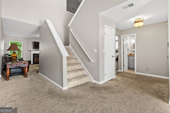 Foto del edificio - 7155 Laurel Creek Dr