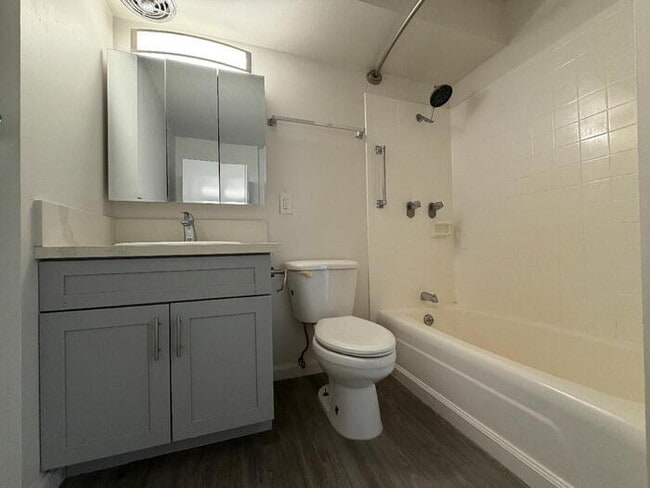 Building Photo - To register for the showing time below, note the 4 digit code: 5386 and click "APPLY NOW."(mobile...