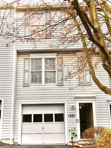 Building Photo - 1225 Meadowbrook Dr