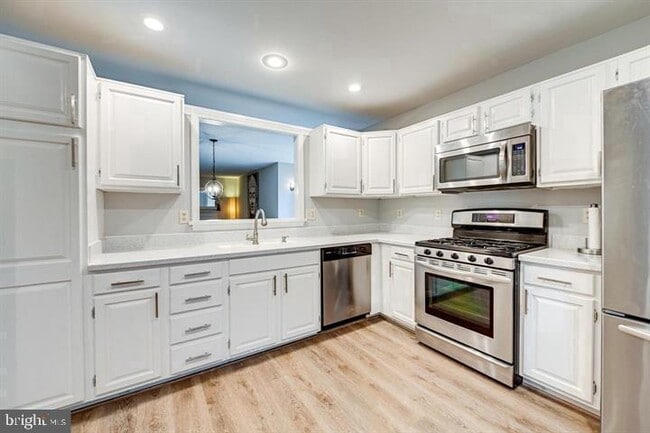 Foto del edificio - 4015 Lake Glen Rd