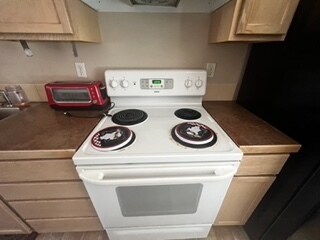 Building Photo - 49 Cedar Dr