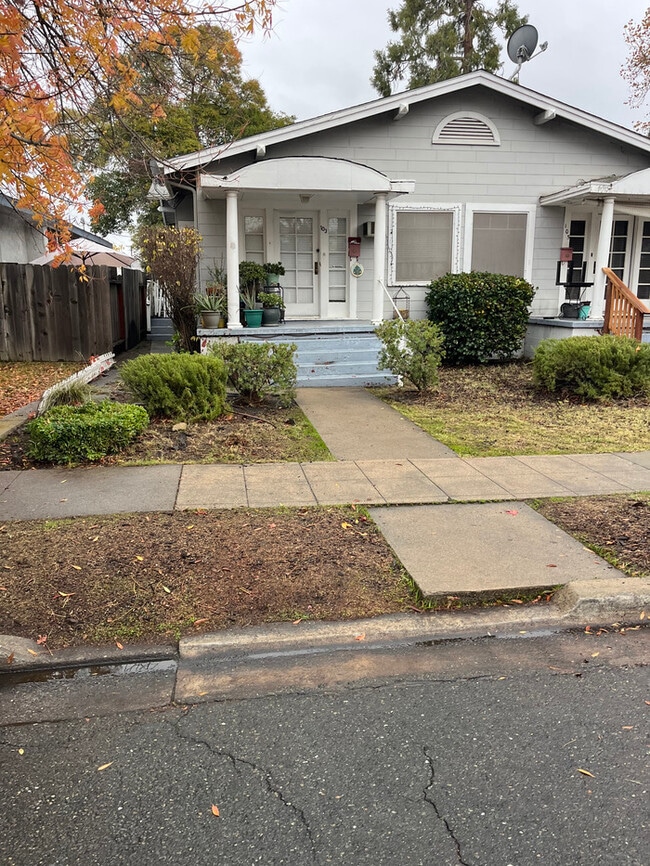 Building Photo - Charming 2-Bedroom Home in Roseville Comin...