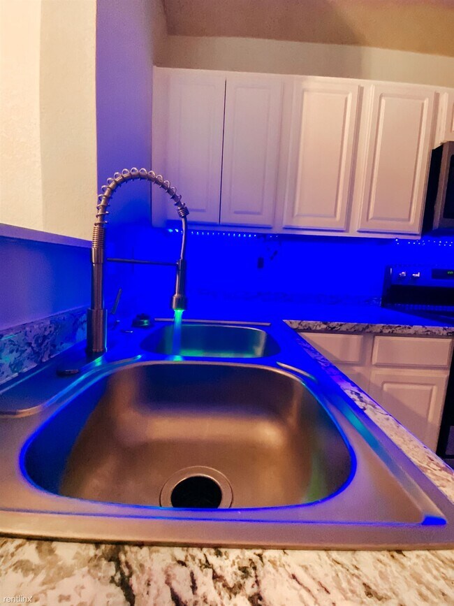 Foto del edificio - 3 br, 2 bath House - 15404 Lilly Garden Lane