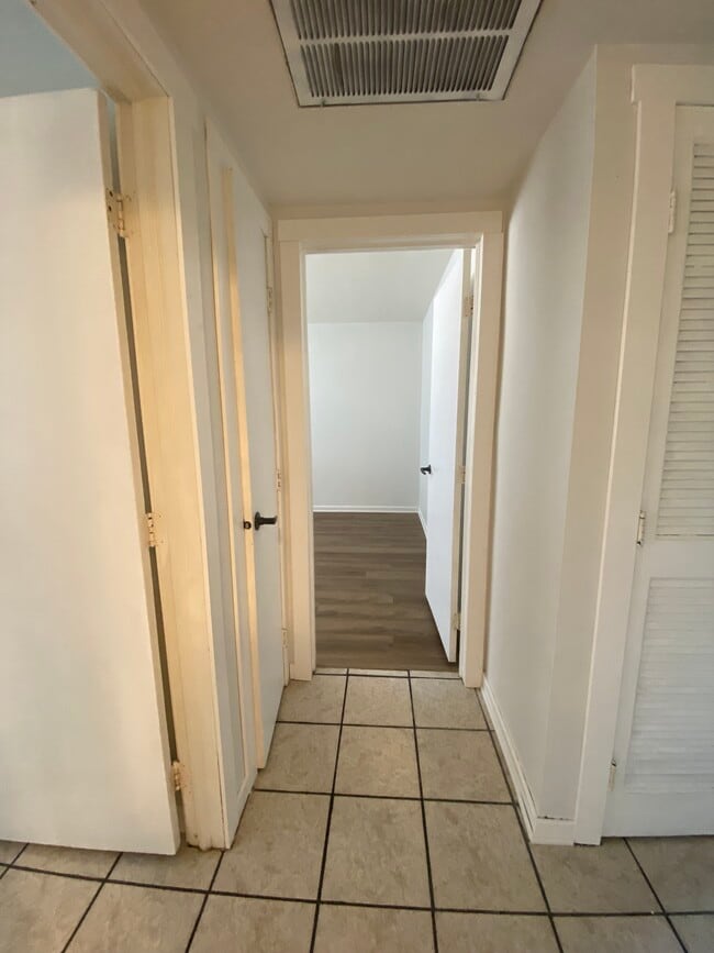 Building Photo - Carter West Apartments & Townhouses