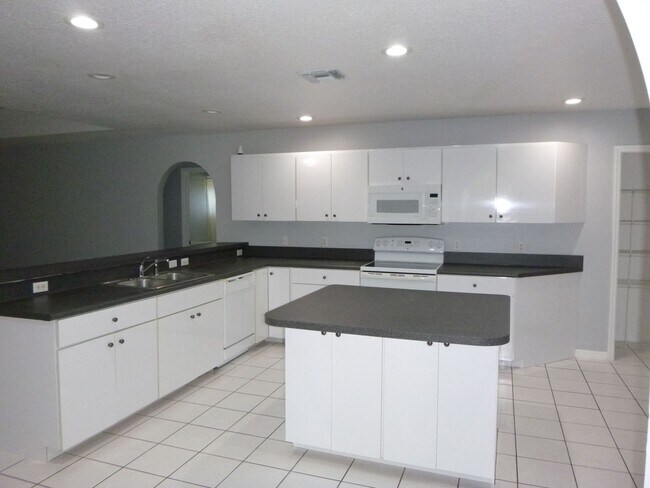 Foto del edificio - Very Nice Large 4/3/2 Home in Paar Estates