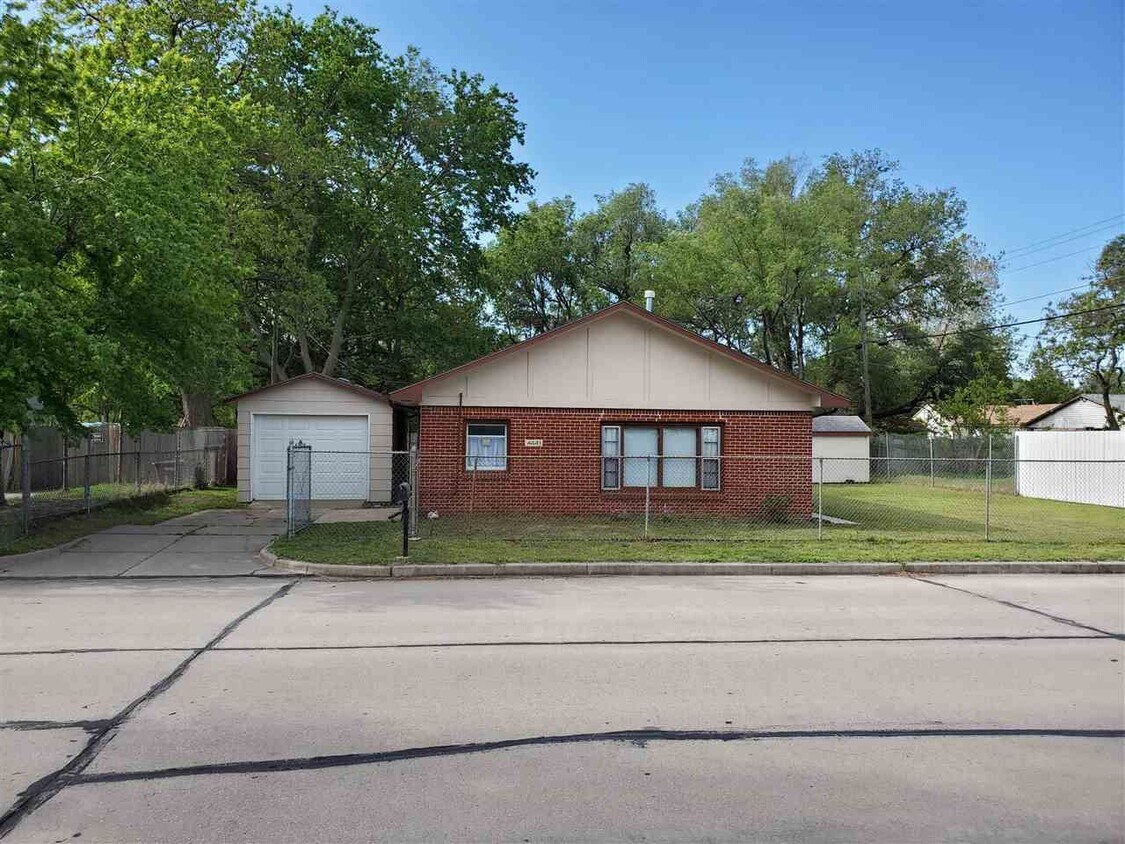 Foto principal - 4441 W St Louis St