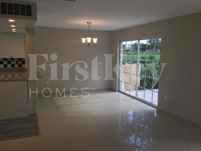 Building Photo - 6723 SW 140th Ave