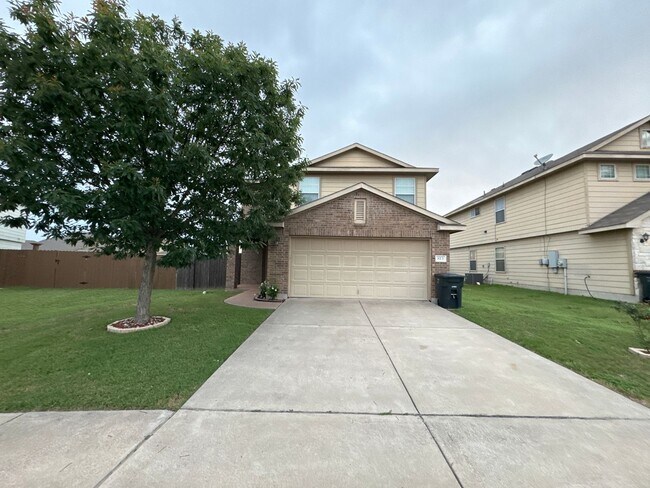 Building Photo - 813 Draco Dr