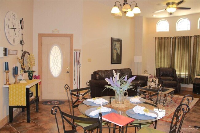 Building Photo - 1521 New Orleans Cir