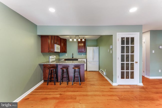 Building Photo - 200 Stirling Ct