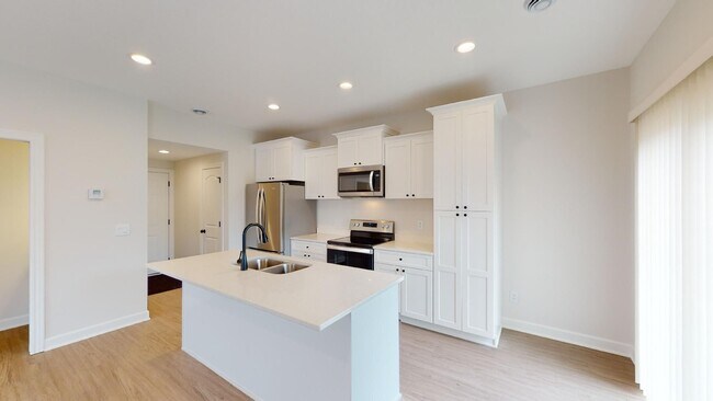 Building Photo - 3 Bedroom End Unit