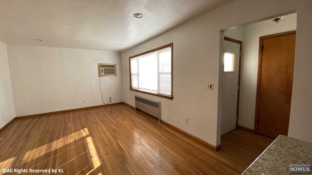 Building Photo - 2358 Linwood Ave