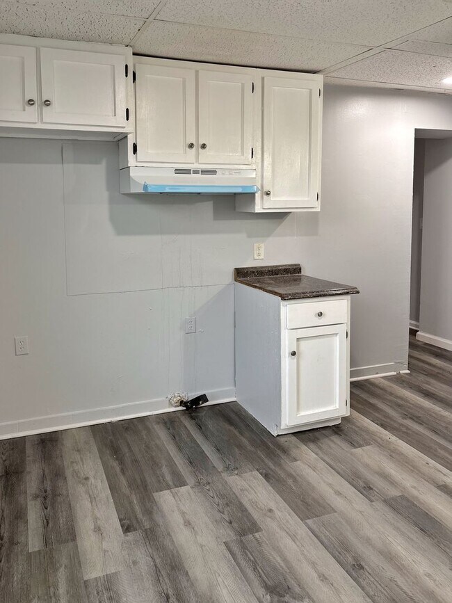 Building Photo - 552 N 10th St