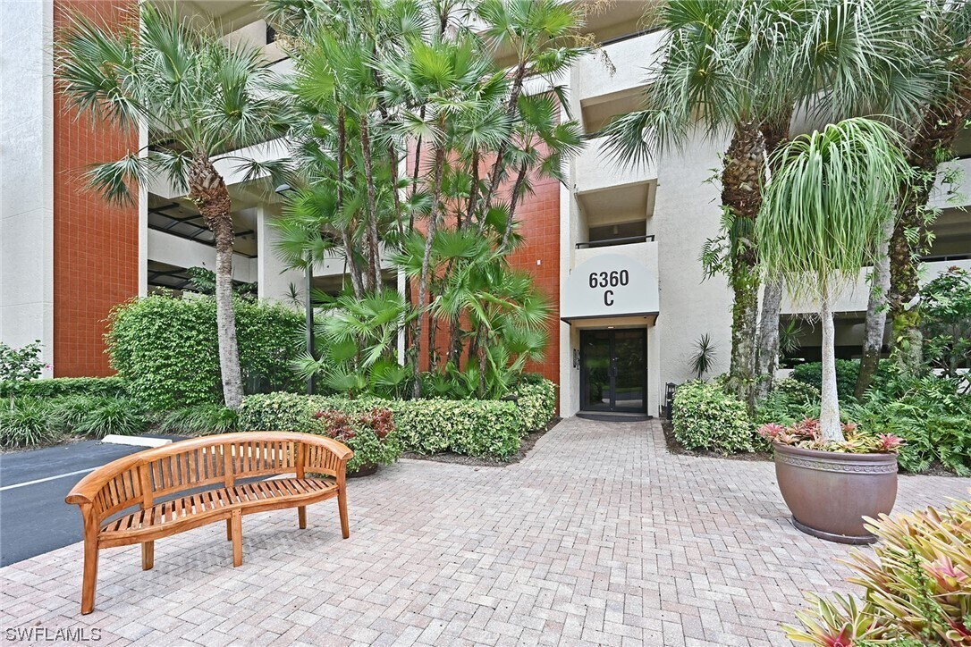 6360 Pelican Bay Blvd Unit C105, Naples, FL 34108 Condo for Rent in