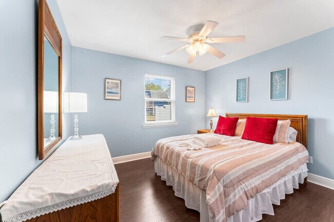 Foto del edificio - 4791 Lackawanna Ln