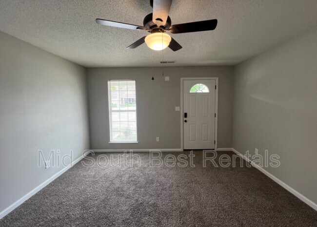 Foto del edificio - 15 Haas Ave