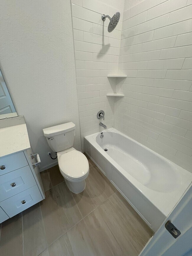 Foto del edificio - 6419 Seafoam Lake Dr