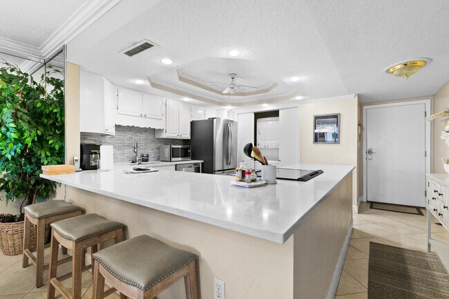 Building Photo - 900 Gulf Shore Dr