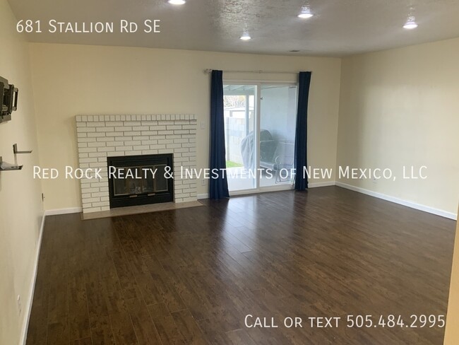 Foto del edificio - 681 Stallion Rd SE