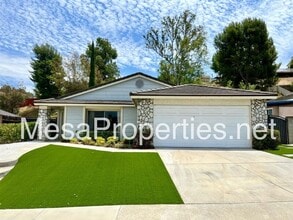 Building Photo - 24368 Darrin Dr