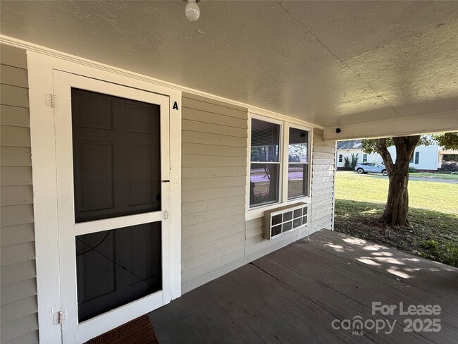 Building Photo - 20220 Zion Ave