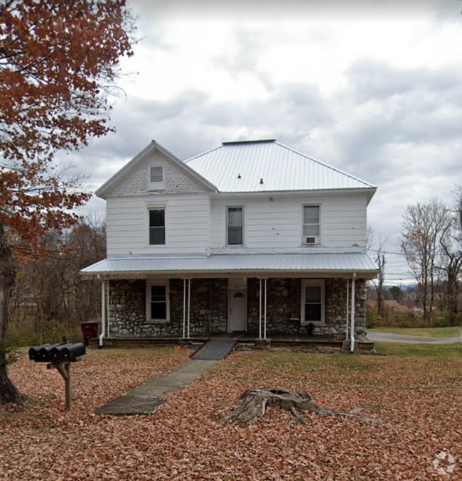Building Photo - 729 E Maple St